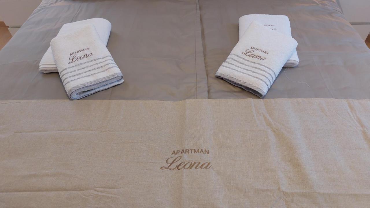 Leona, * Opatija