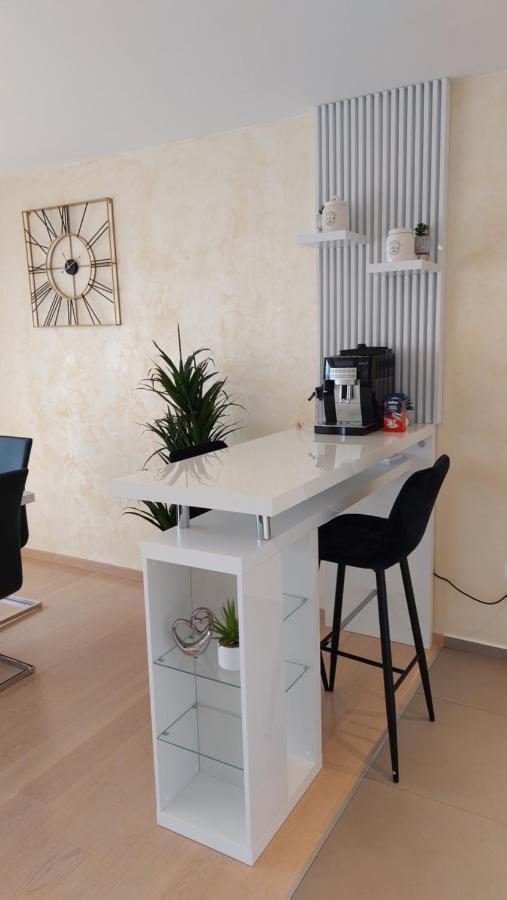 Leona, Apartment Opatija